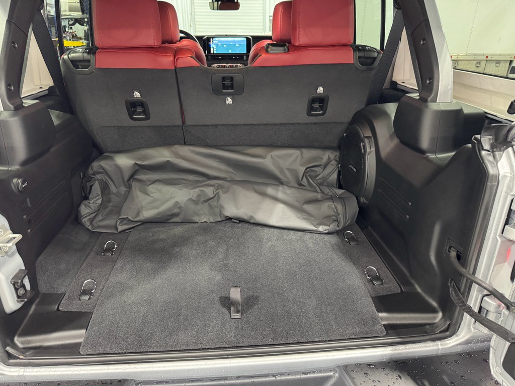 Used 2024 Silver Zynith Clearcoat Jeep Rubicon 392 image 15