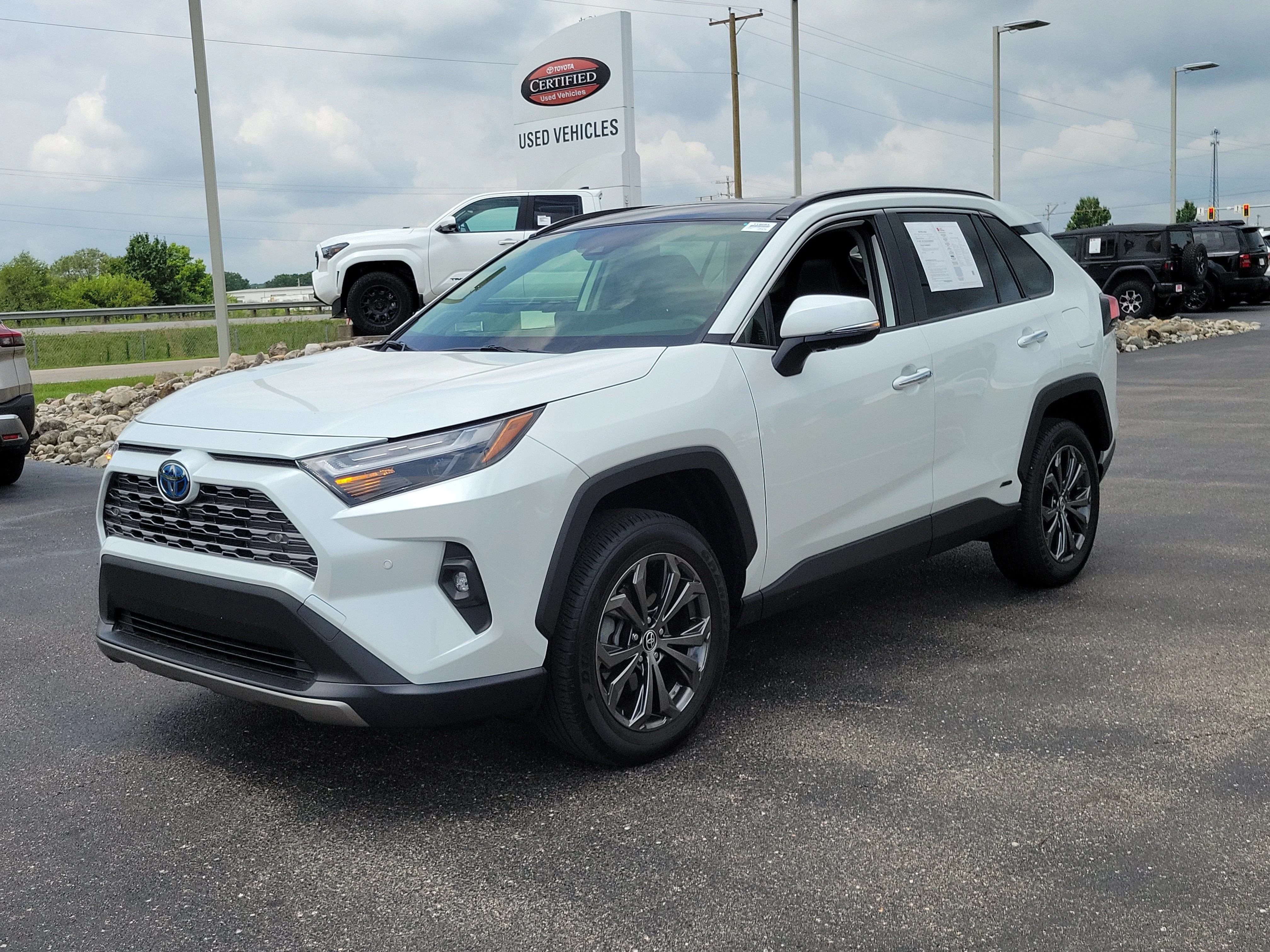 Certified Used 2024 Wind Chill Pearl Toyota Limited image 32