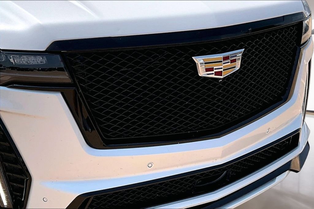 Used 2024 White Cadillac V-Series image 31