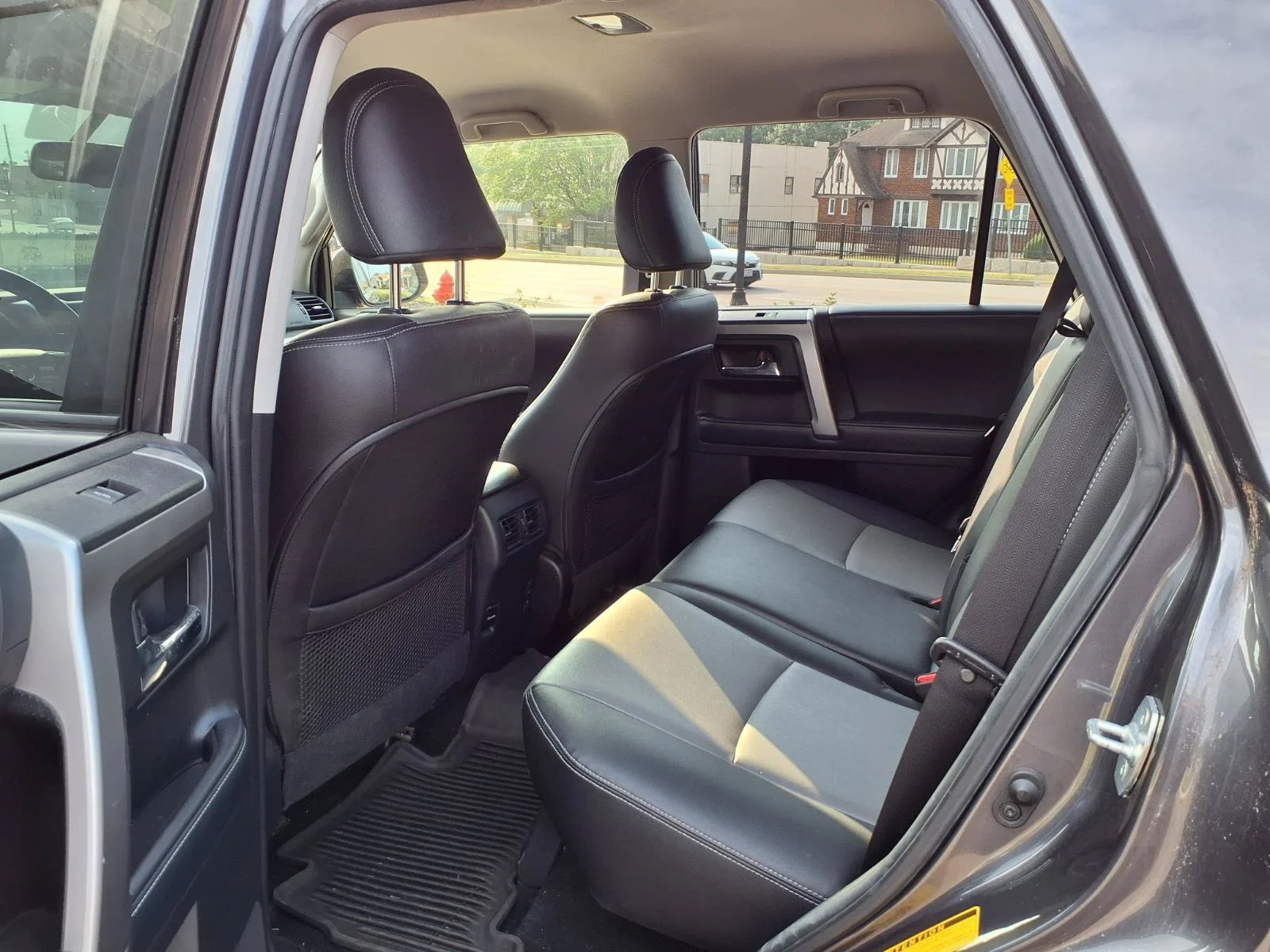 Used 2018 Magnetic Gray Metallic Toyota SR5 Premium image 22