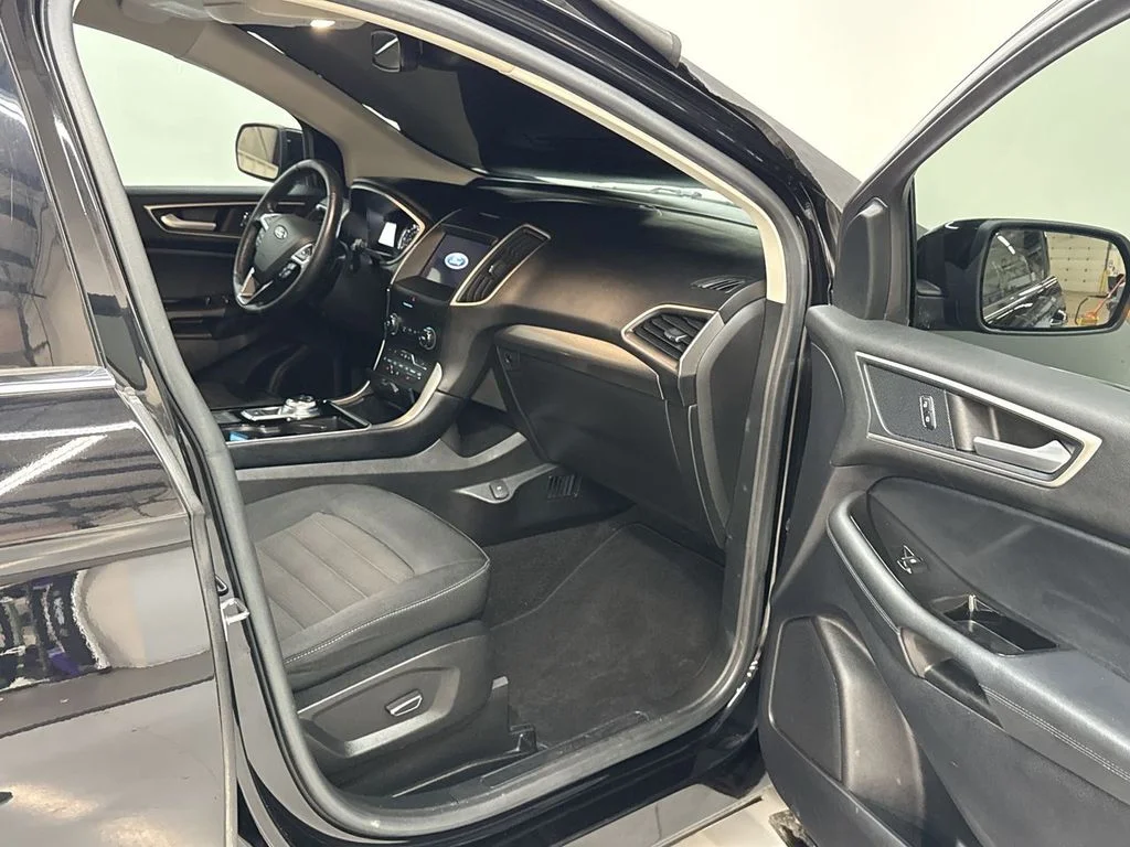 Used 2019 Agate Black Metallic Ford SEL image 20