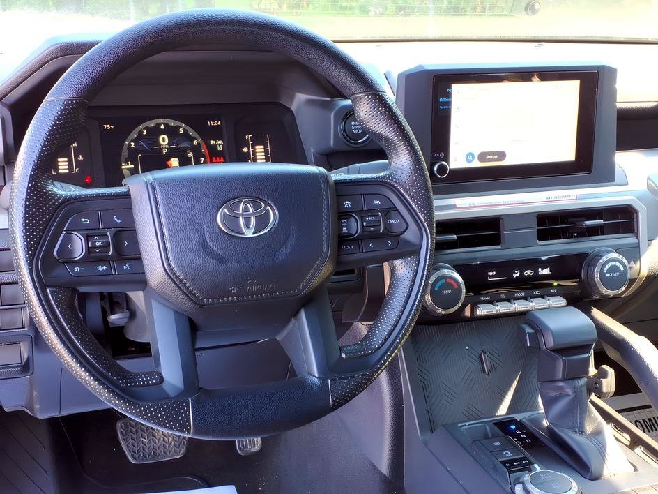 Used 2025 Ice Cap Toyota SR5 image 11