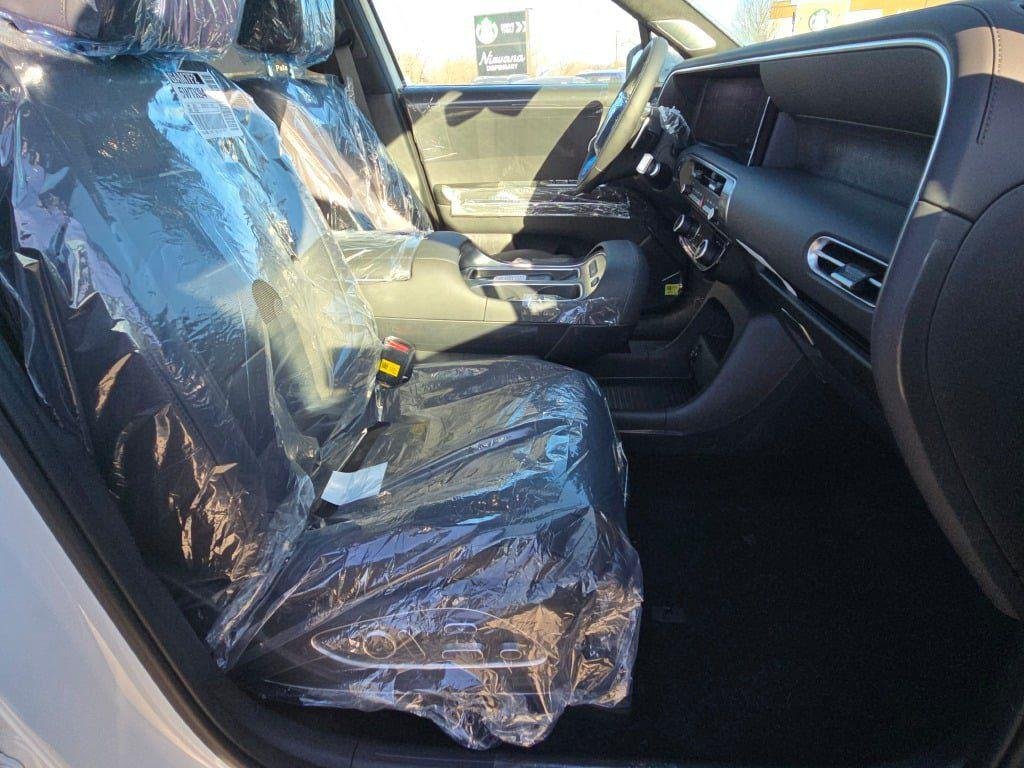 New 2026 White Hyundai Calligraphy AWD image 7