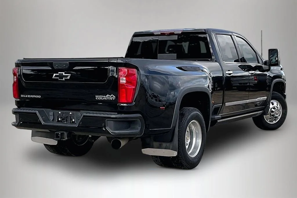 Used 2024 Black Chevrolet High Country DRW image 5