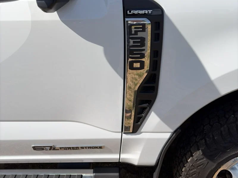 Used 2025 Oxford White Ford LARIAT image 16