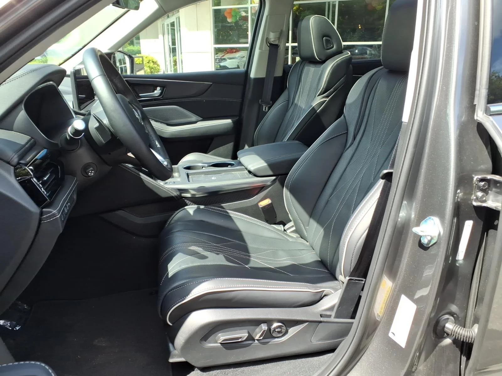 Certified Used 2026  Acura SH-AWD w/Advance image 19