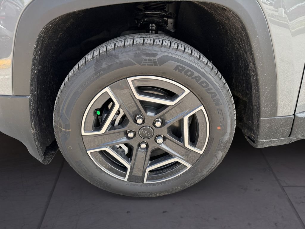 New 2026 Sting-Gray Clear-Coat Exterior Paint Jeep Laredo image 9