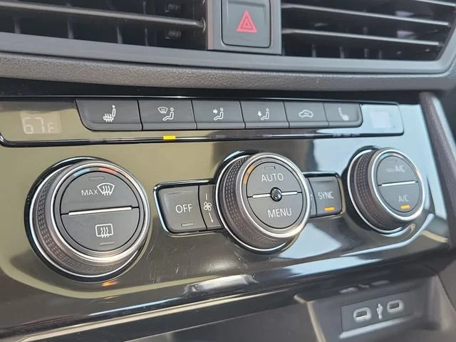 2024 Volkswagen Jetta SE - Photo 30