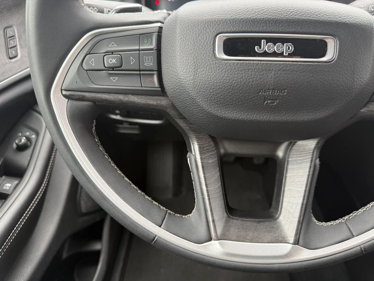 Used 2024 White Jeep Limited image 35