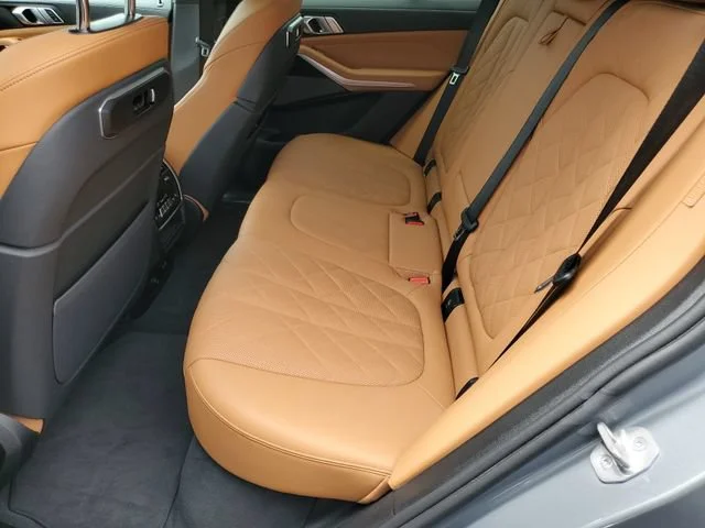 Used 2025 Gray BMW xDrive40i image 22
