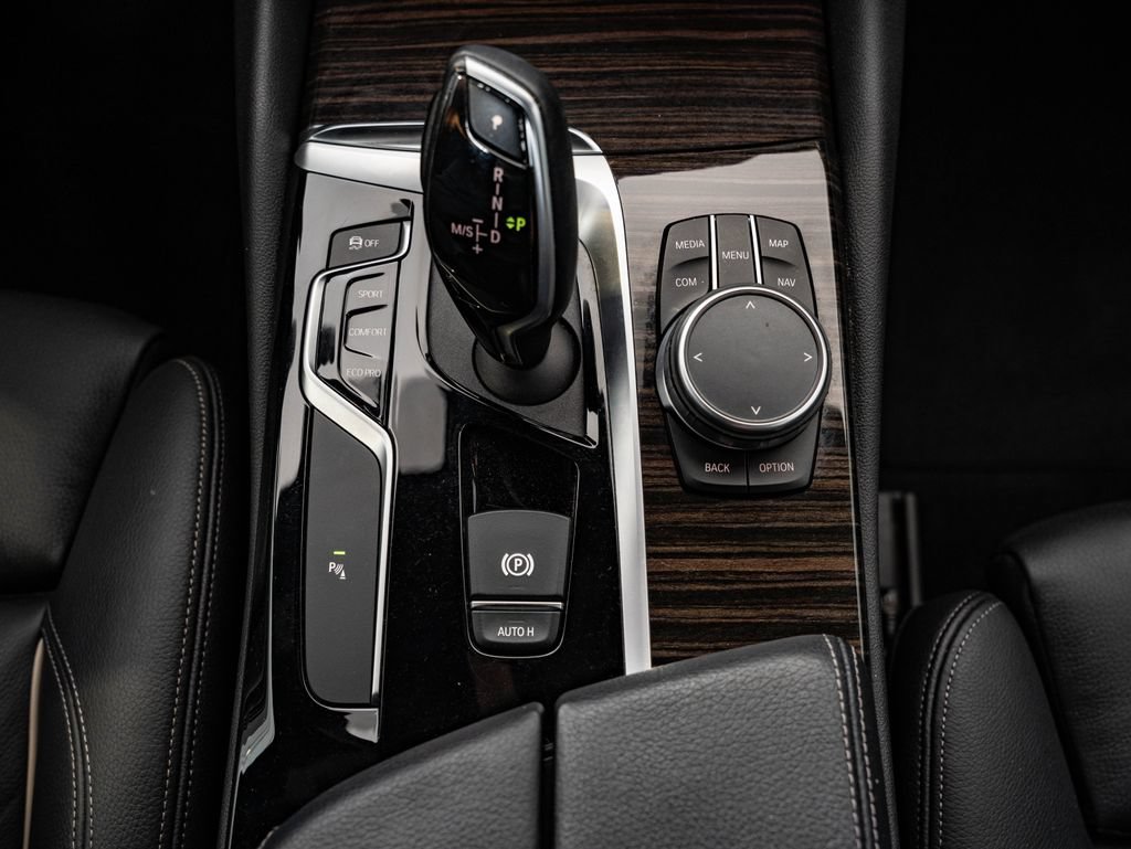 Used 2019 Bluestone Metallic BMW 540i xDrive image 37