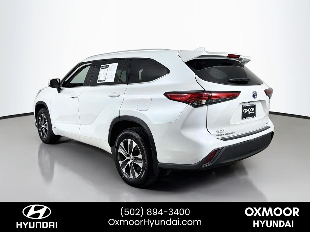 Used 2022 Wind Chill Pearl Toyota Hybrid XLE image 5