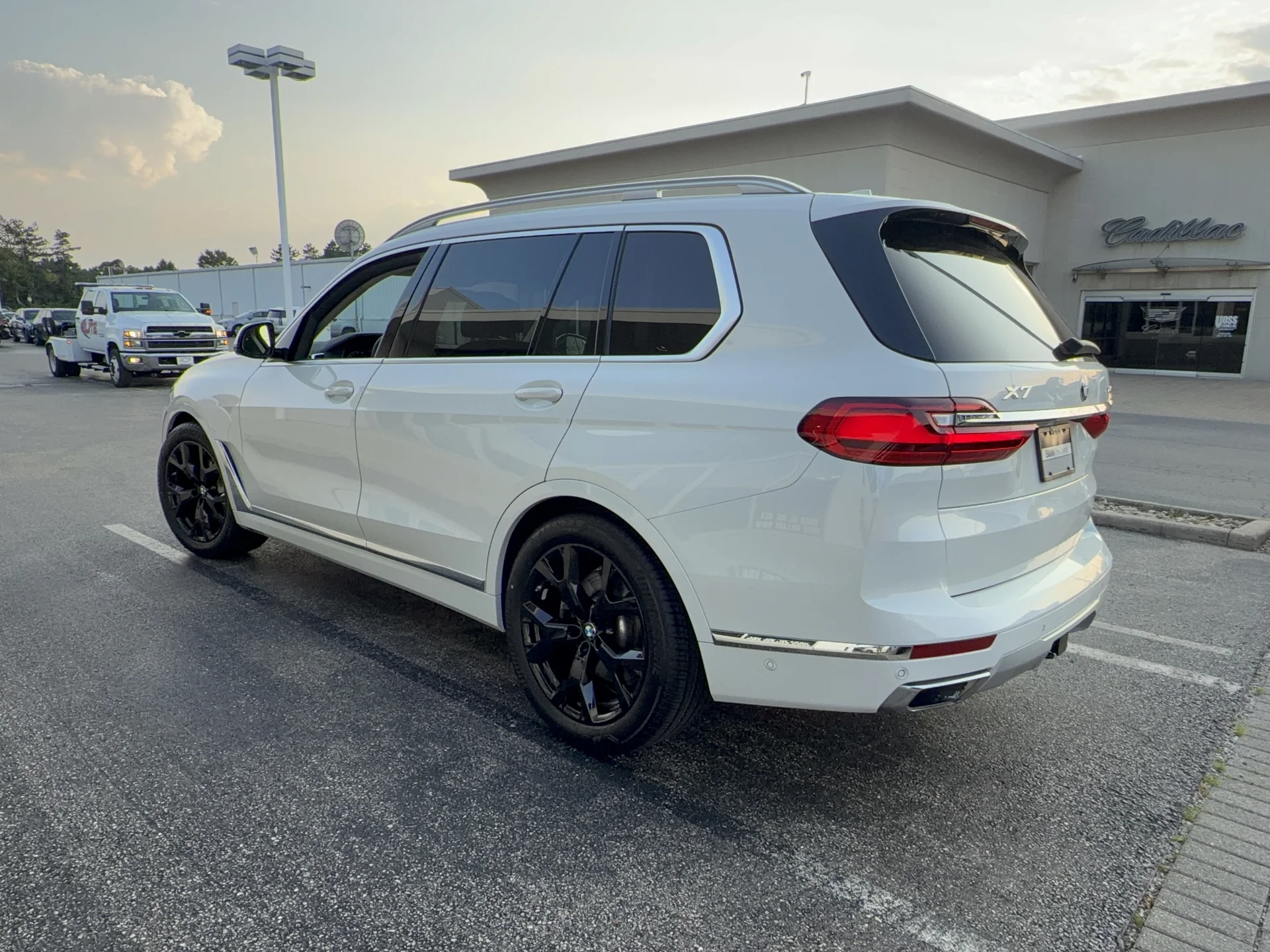 Used 2022 Alpine White BMW xDrive40i image 10