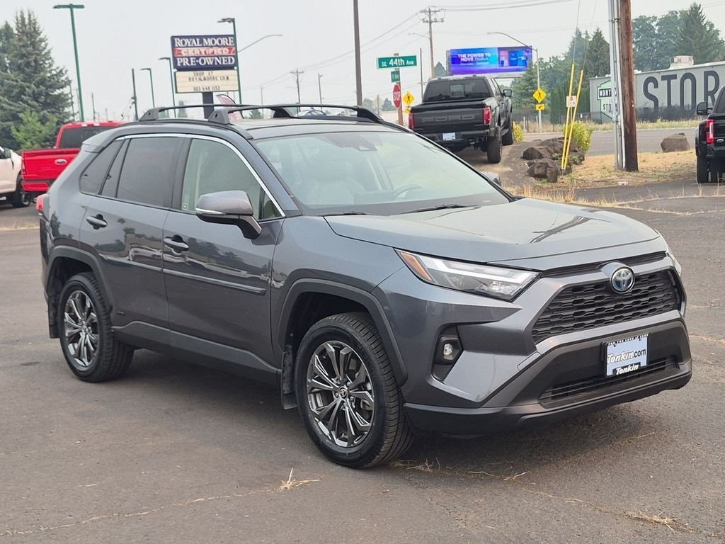Used 2022 Magnetic Gray Metallic Toyota XLE Premium image 7