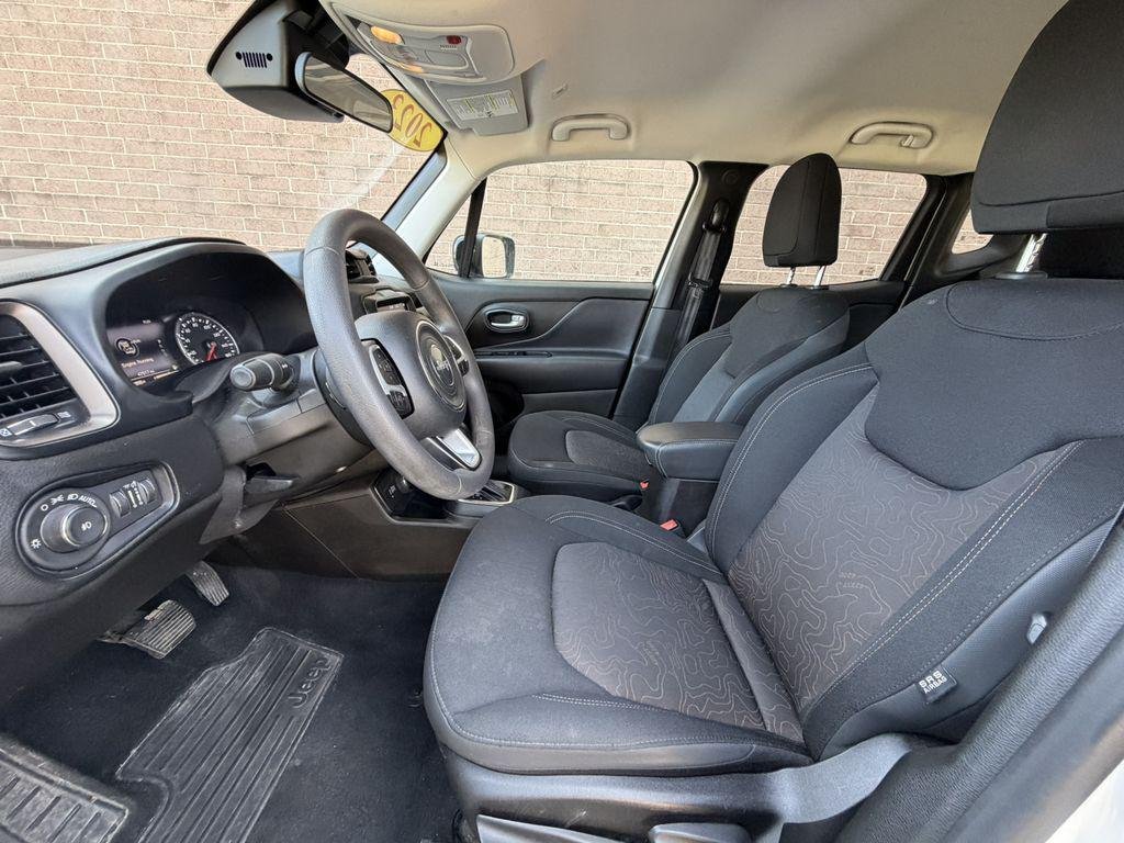 New 2026 Shimmering Silver Hyundai SEL image 13