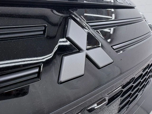 New 2026 Black Mitsubishi LE image 12