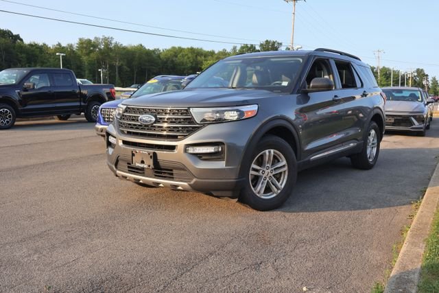 Used 2023 Gray Metallic Ford XLT image 2