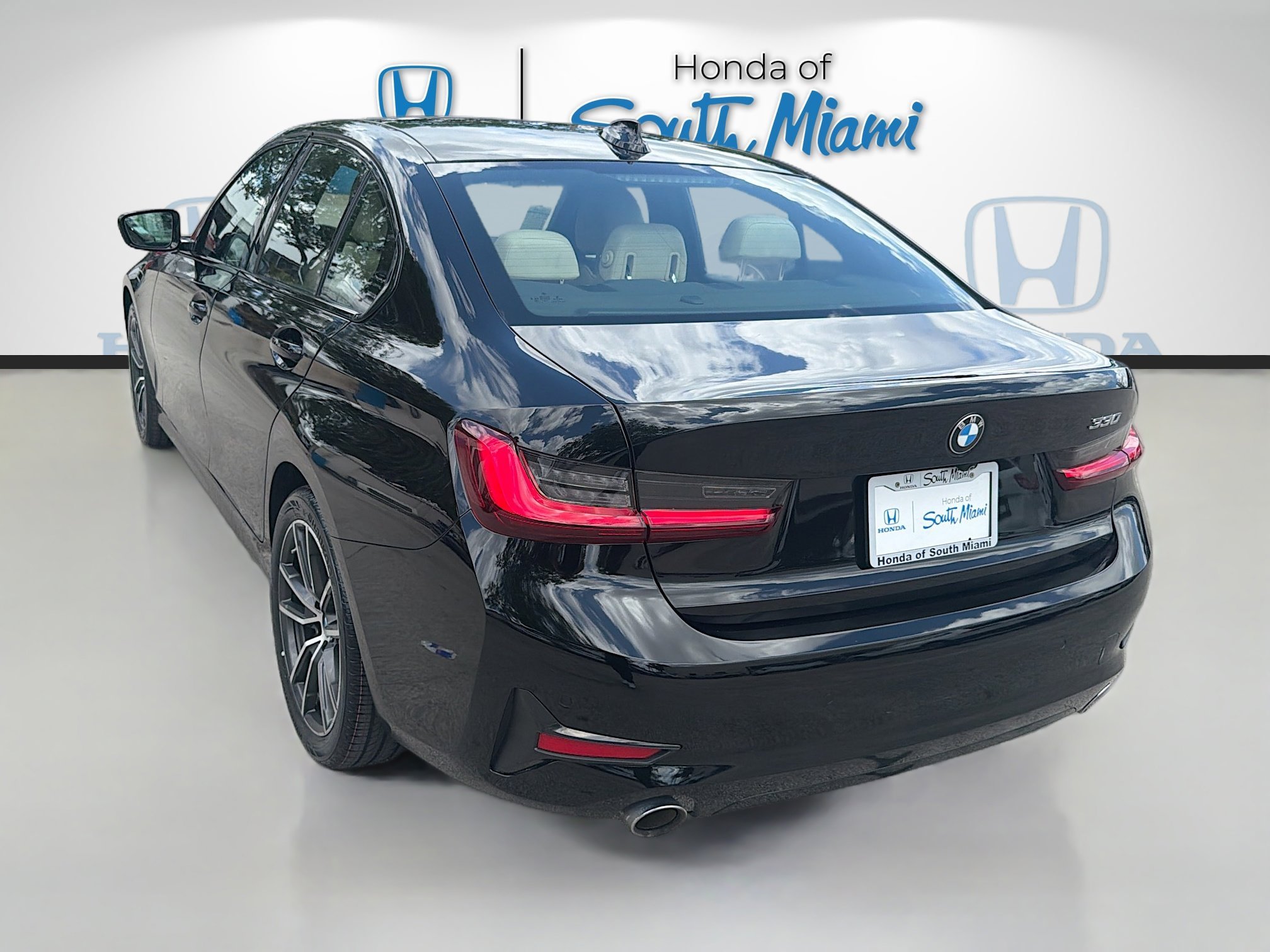 Used 2022 Jet Black BMW 330i image 5