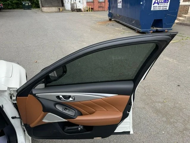 Used 2023 White INFINITI LUXE image 12