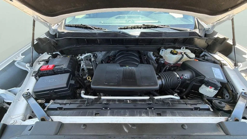 Used 2020 SUMMIT WHITE Chevrolet LT image 34
