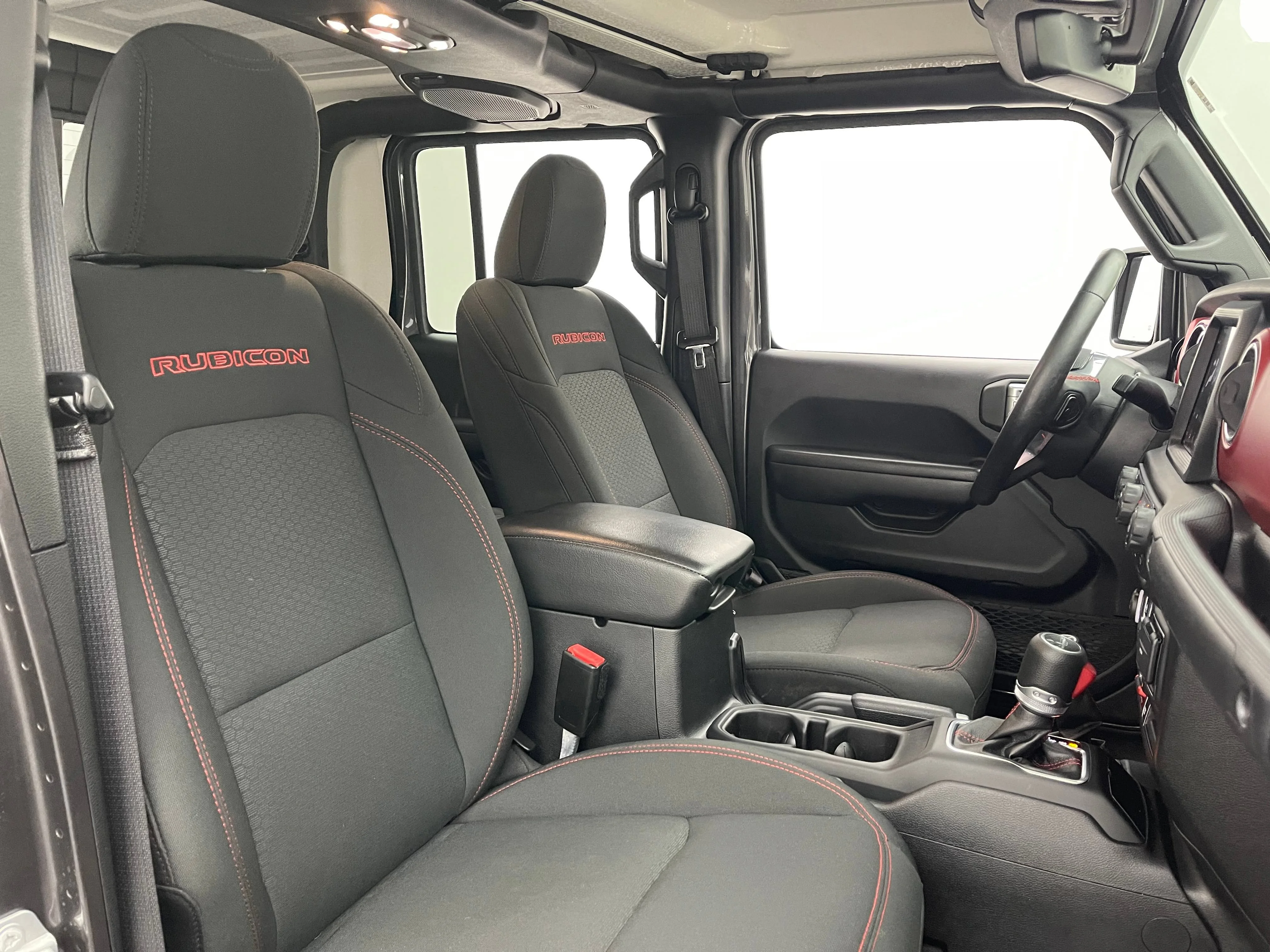 Used 2021  Jeep Rubicon image 32