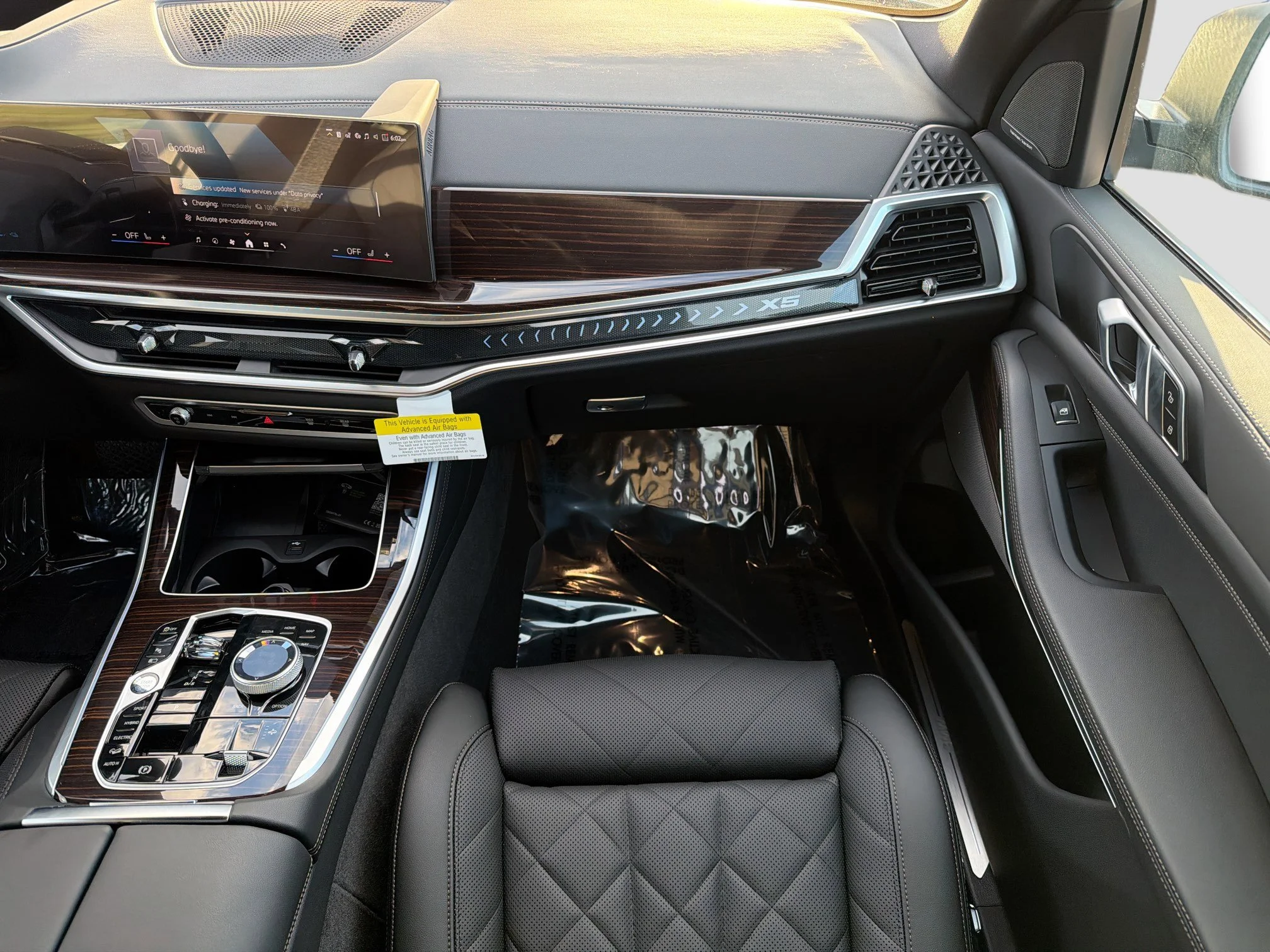 New 2026 Black Sapphire Metallic BMW xDrive50e image 18