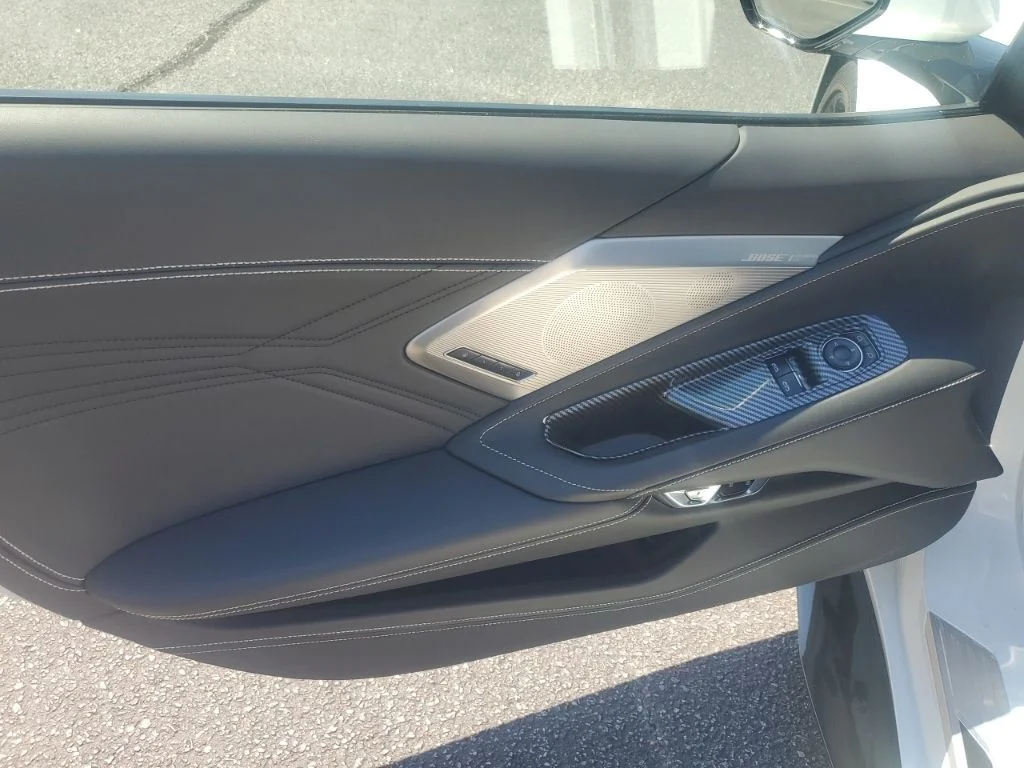 Used 2025 White Chevrolet Z06 image 16