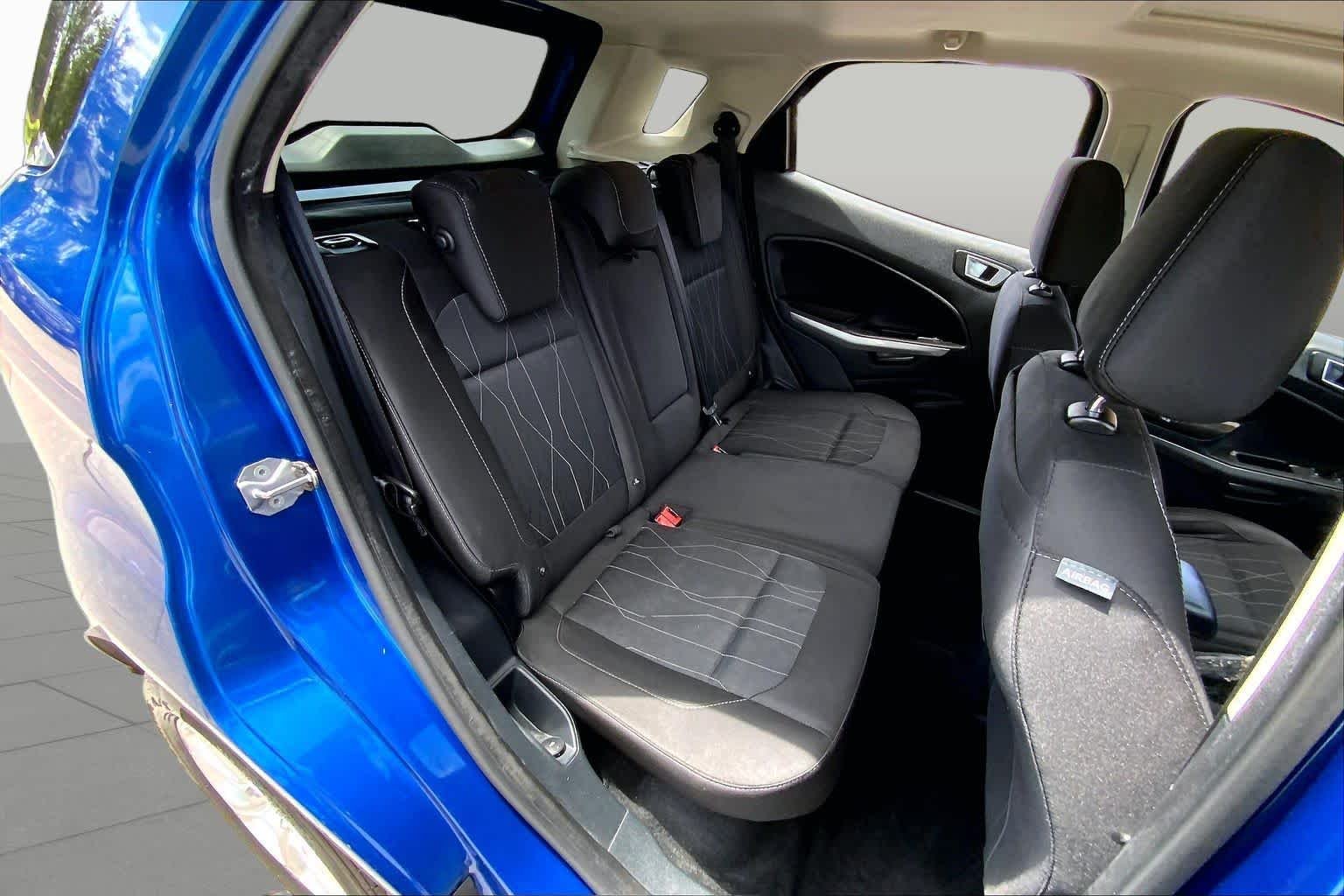 Used 2018 Lightning Blue Metallic Ford SE image 21