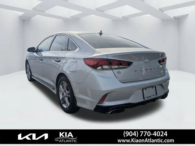Used 2019 Silver Hyundai Sport image 5