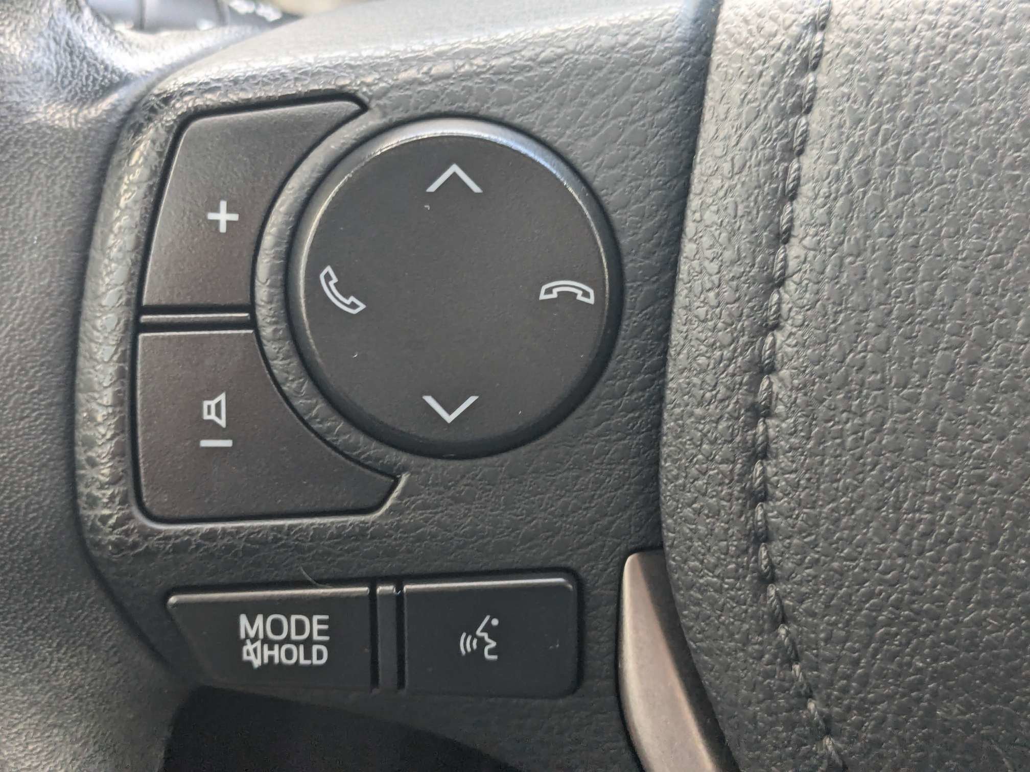 Used 2016 Blizzard Pearl Toyota Limited image 31