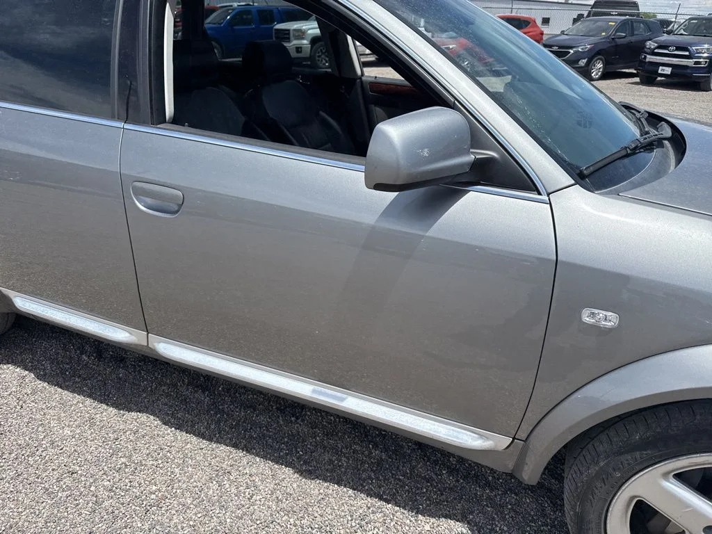 Used 2004 Atlas Gray Metallic/Dark Gray Audi 4.2 image 3