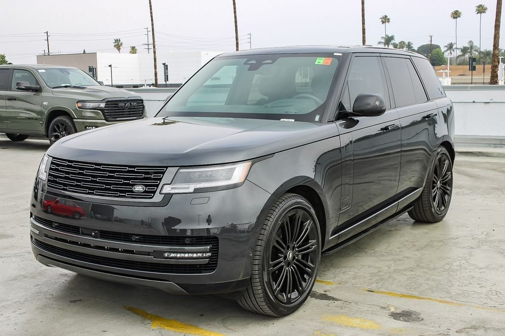 Used 2024 Carpathian Gray Premium Metallic Land Rover Autobiography image 4