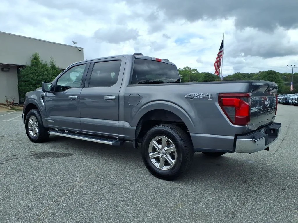 Used 2024 Gray Ford XLT image 29