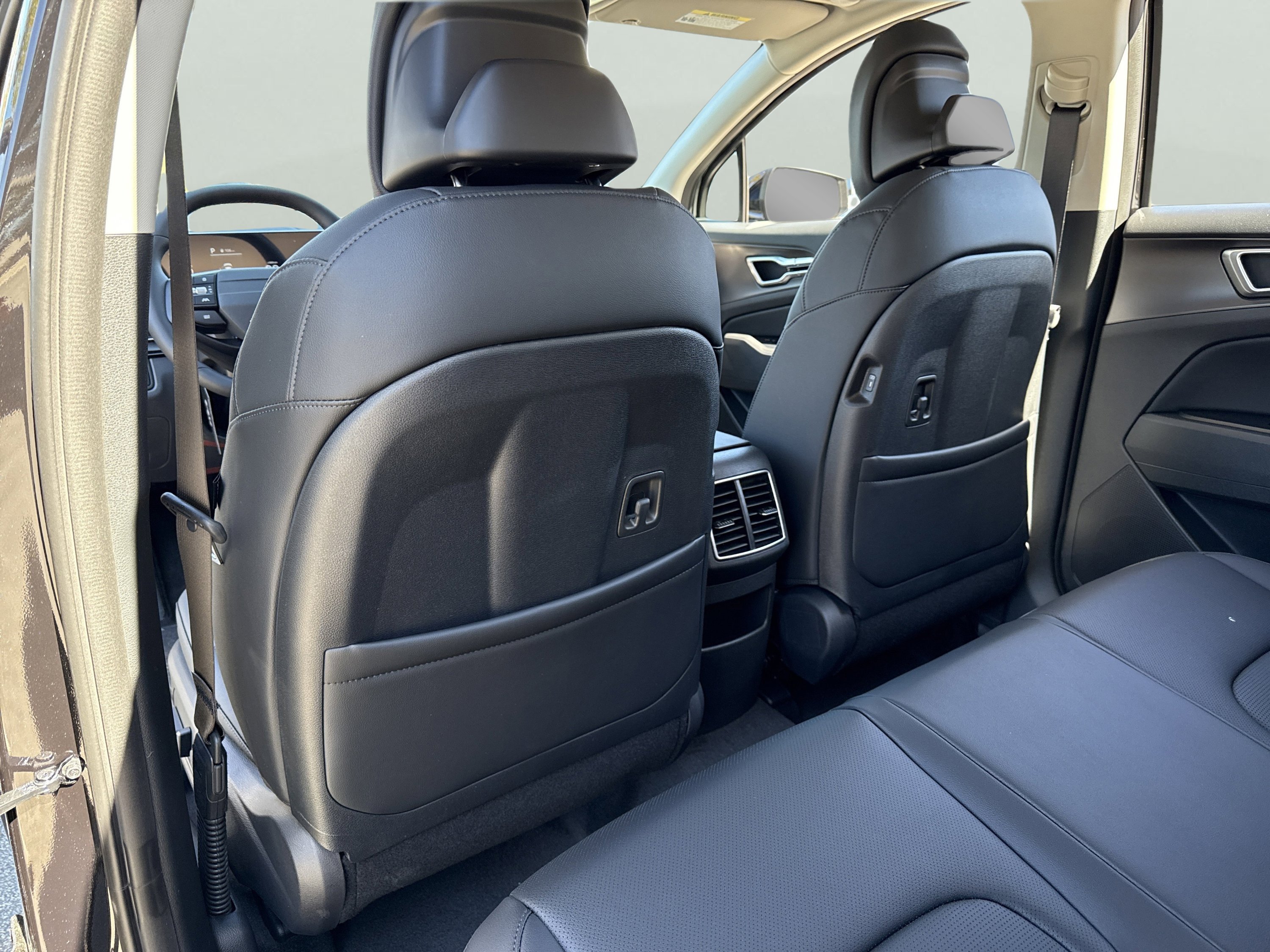 New 2026 Fusion Black Kia EX image 18