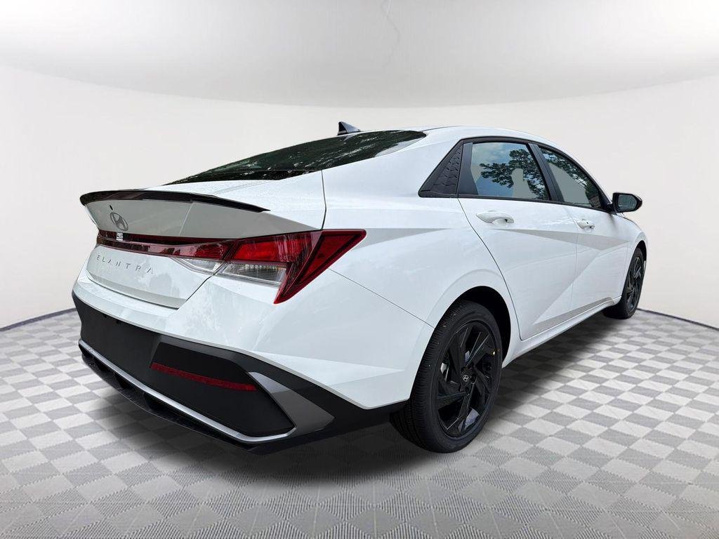 New 2026 White Hyundai SEL Sport image 5