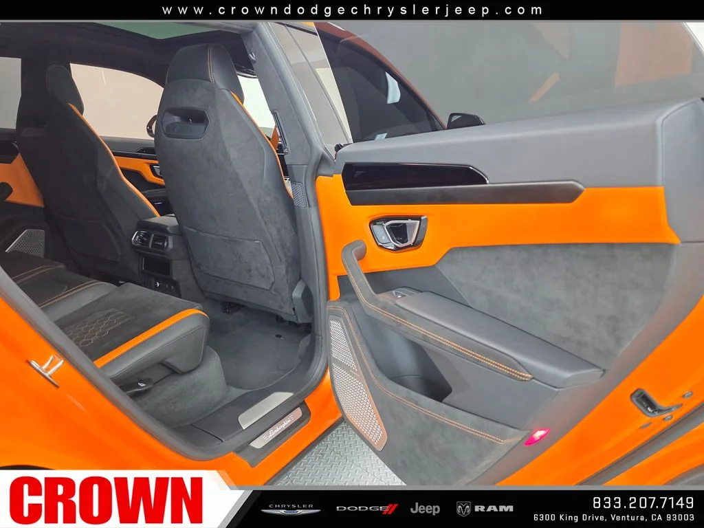 Used 2024  Lamborghini S image 24