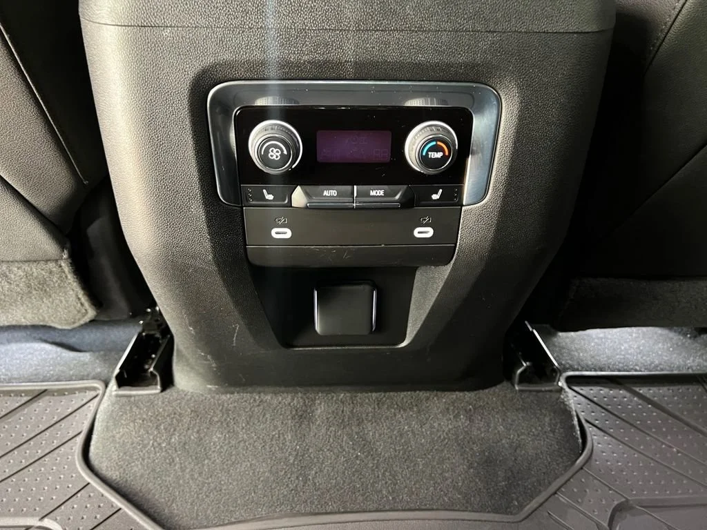 2023 Chevrolet Suburban Z71 - Photo 30