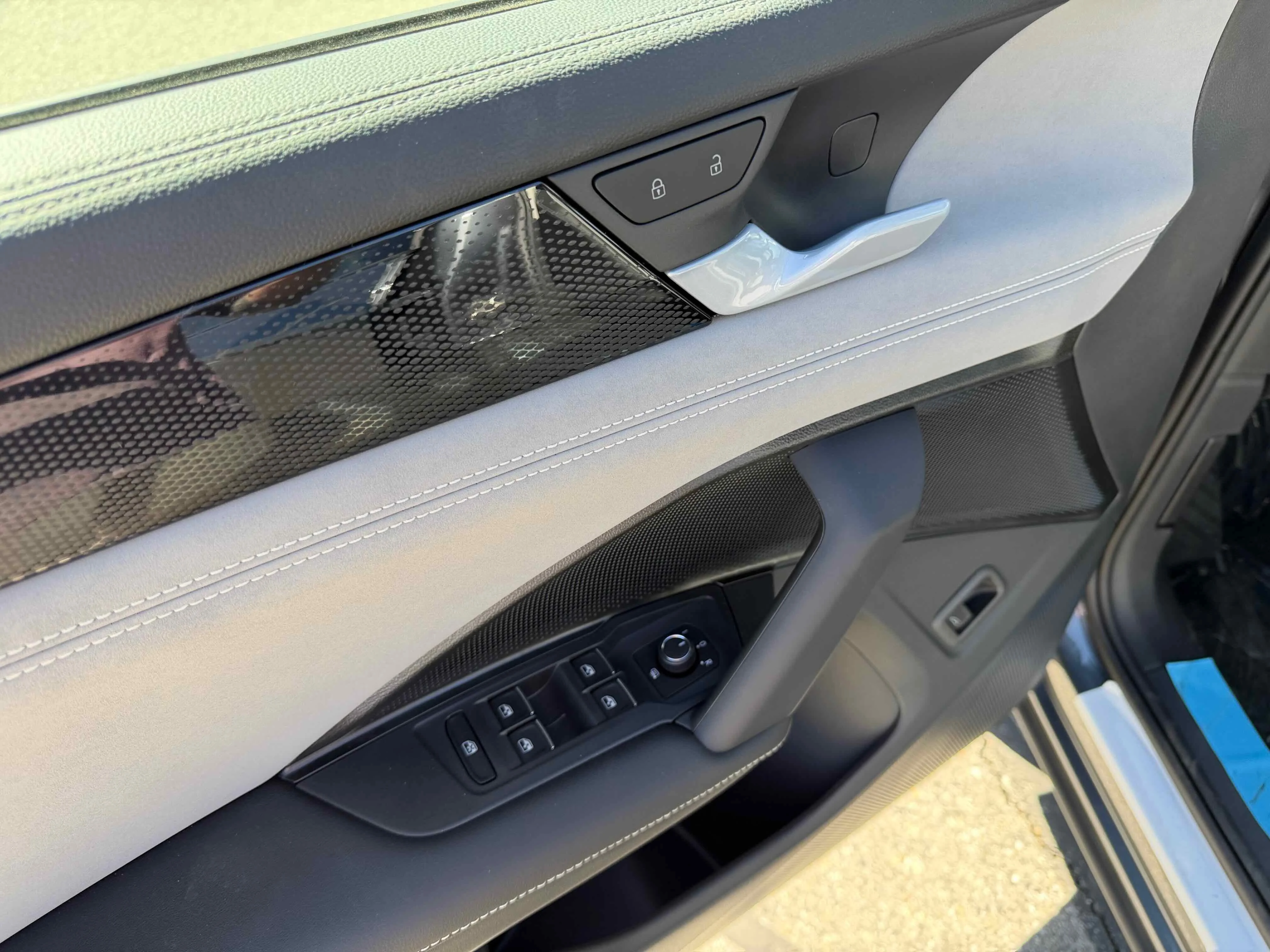 New 2026 Platinum Gray Volkswagen SE image 15