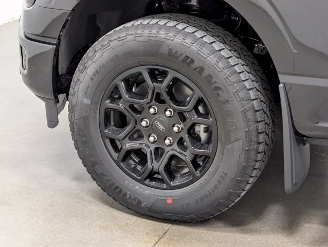 New 2026 Agate Black Metallic Ford XLT image 36