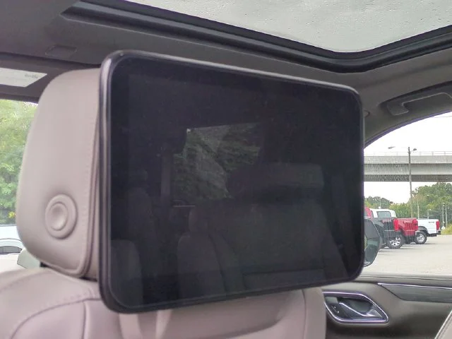 Used 2023 Silver GMC SLT image 33