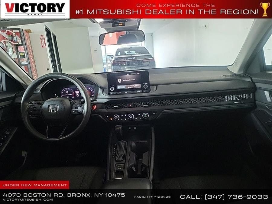 Used 2023 Silver Honda EX image 18