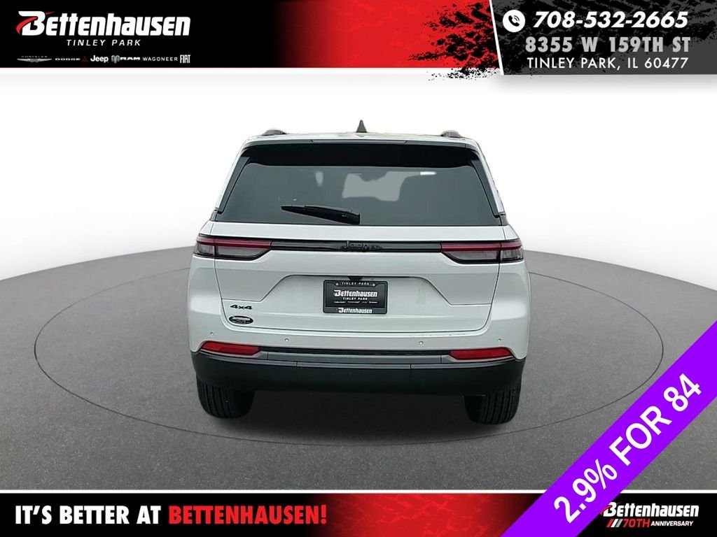 New 2026 Bright White Clear-Coat Exterior Paint Jeep Altitude image 6