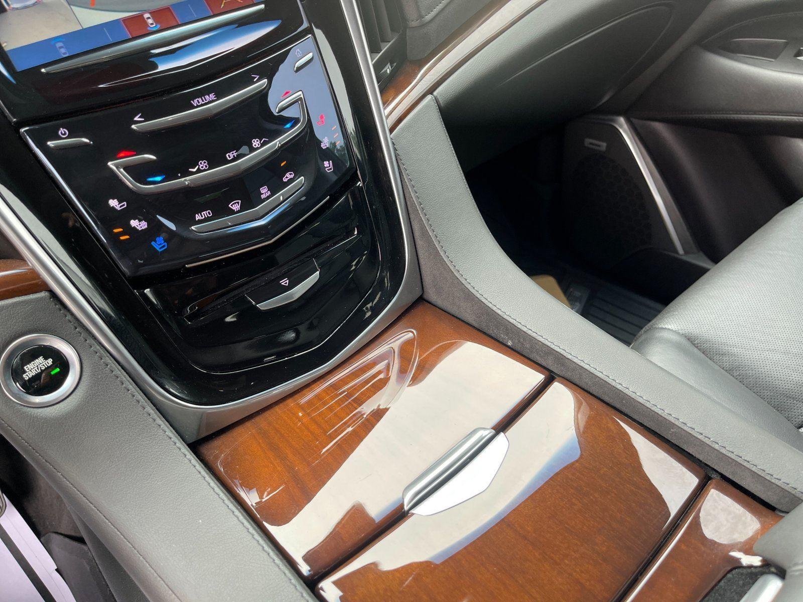 Used 2019 Crystal White Tricoat Cadillac Premium Luxury image 26