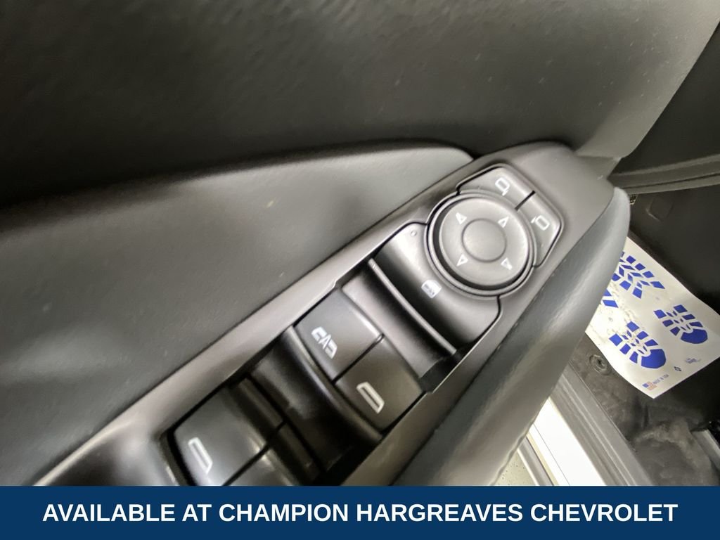 Used 2020 Summit White Buick Essence image 31