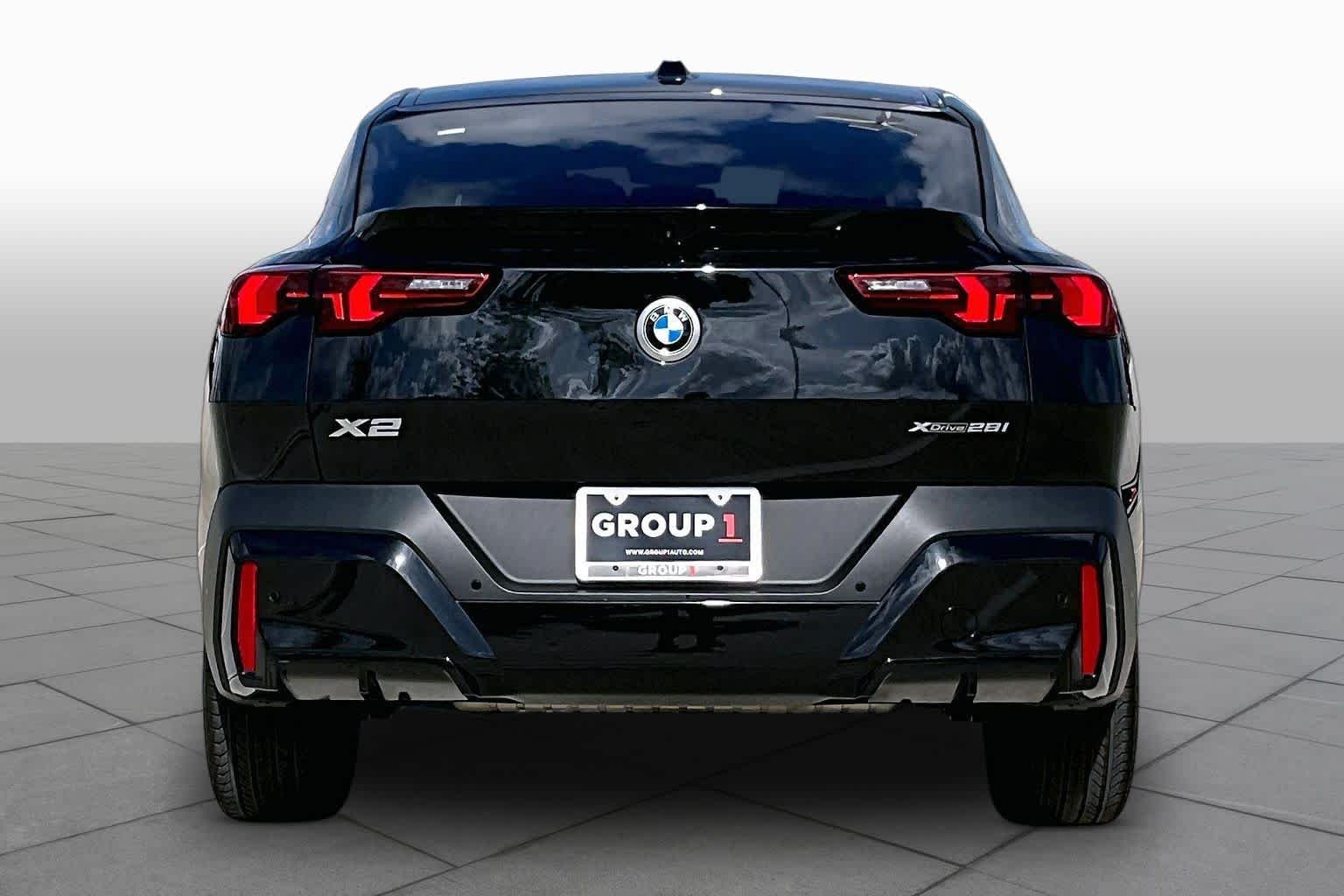 Used 2025 Black Sapphire Metallic BMW xDrive28i image 4