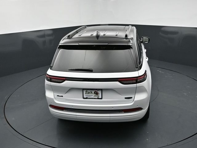 New 2026 Bright White Clear-Coat Exterior Paint Jeep Summit image 17