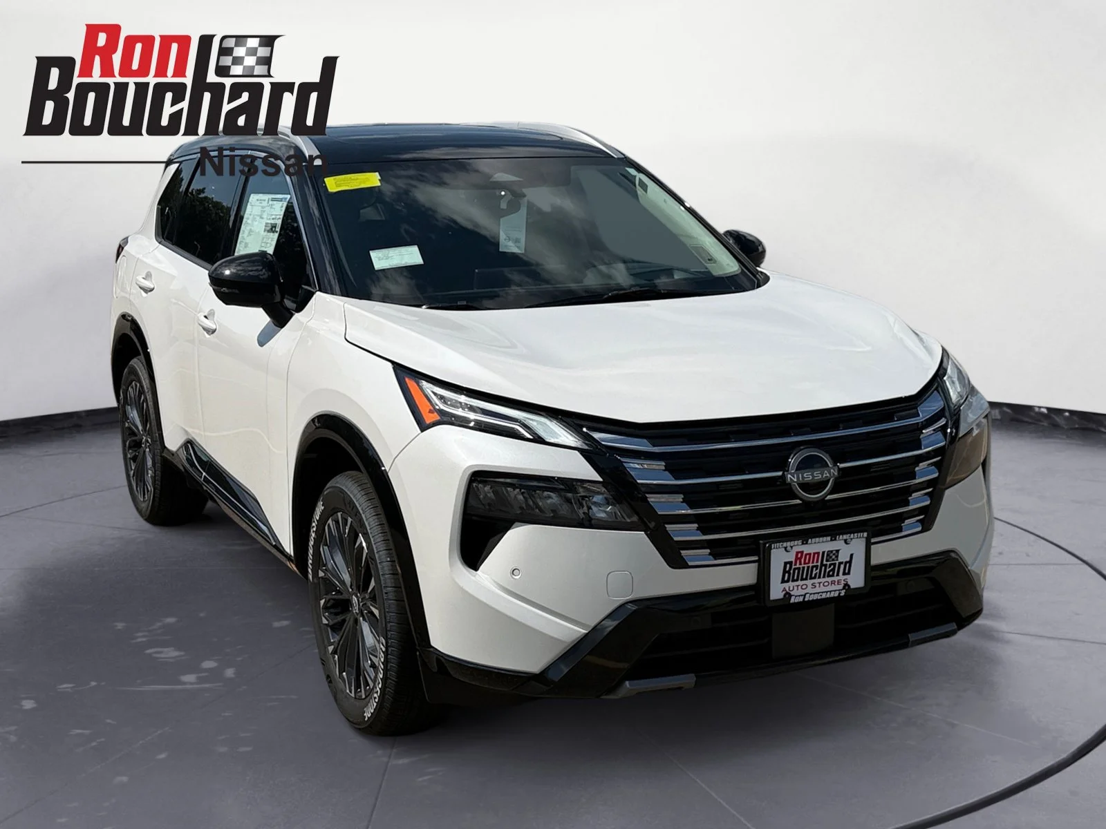 New 2026 Everest White Pearl/Super Black Nissan Platinum image 1