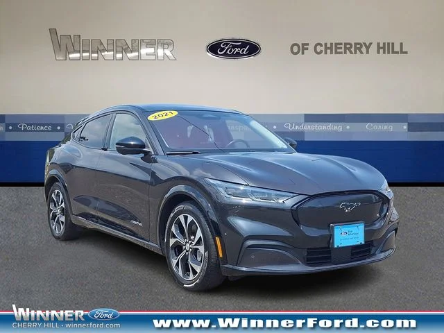 2021 Ford Mustang-Mach-e Premium's photo