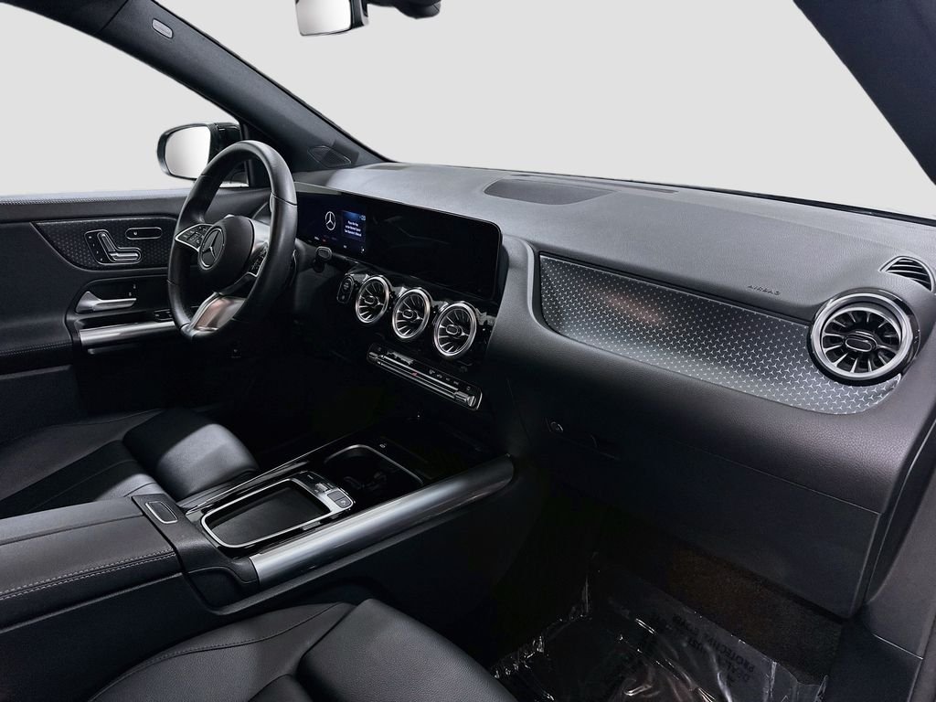 Certified Used 2024 Black Mercedes-Benz GLA 250 image 28