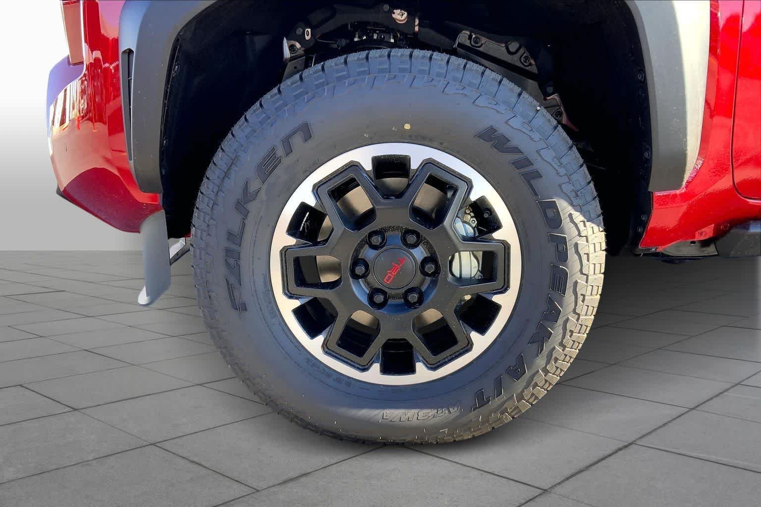2025 Toyota Tacoma TRD Off Road - Photo 11